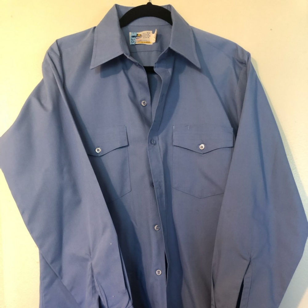 MEN'S long sleeve work shirt with 2 front pockets. SIZE 16" neck. Blue.